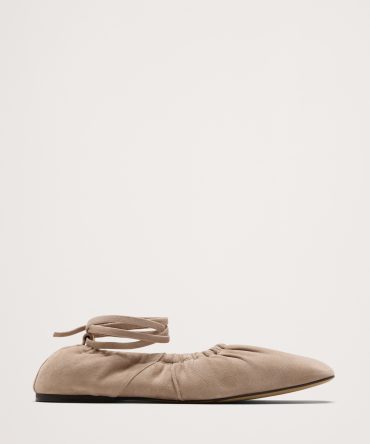 RUCHED SUEDE BALLET FLAT