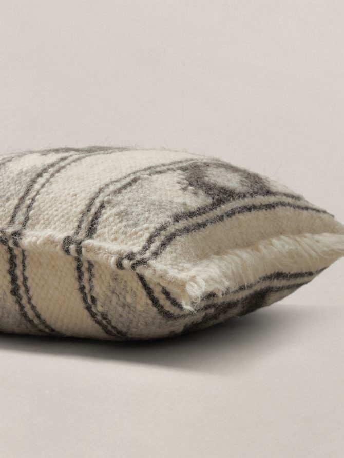 Lizhnyk Fuzzy Pillow - Image 3