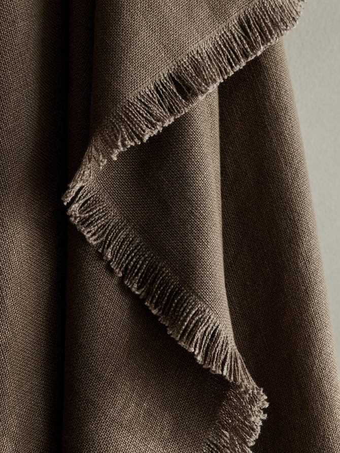 European Linen Throw - Image 2