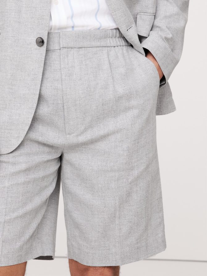9.5" Herringbone Linen-Cotton Pleated Pull-On Short - Image 3