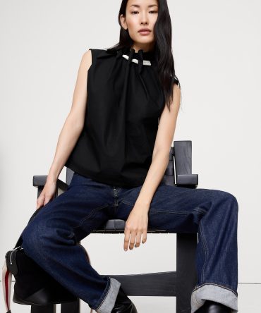 COTTON POPLIN CINCH-NECK TOP