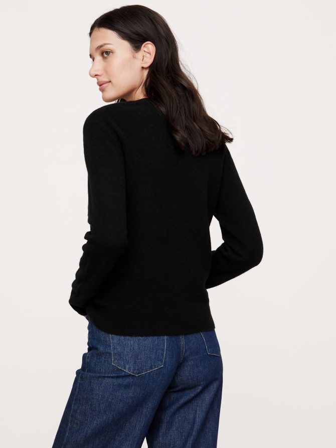 Lightweight Cashmere Crew-Neck Sweater - Image 8