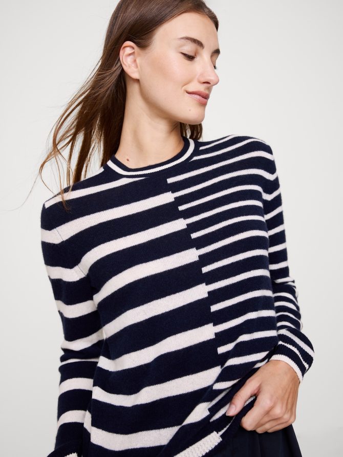 Lightweight Cashmere Crew-Neck Sweater - Image 3