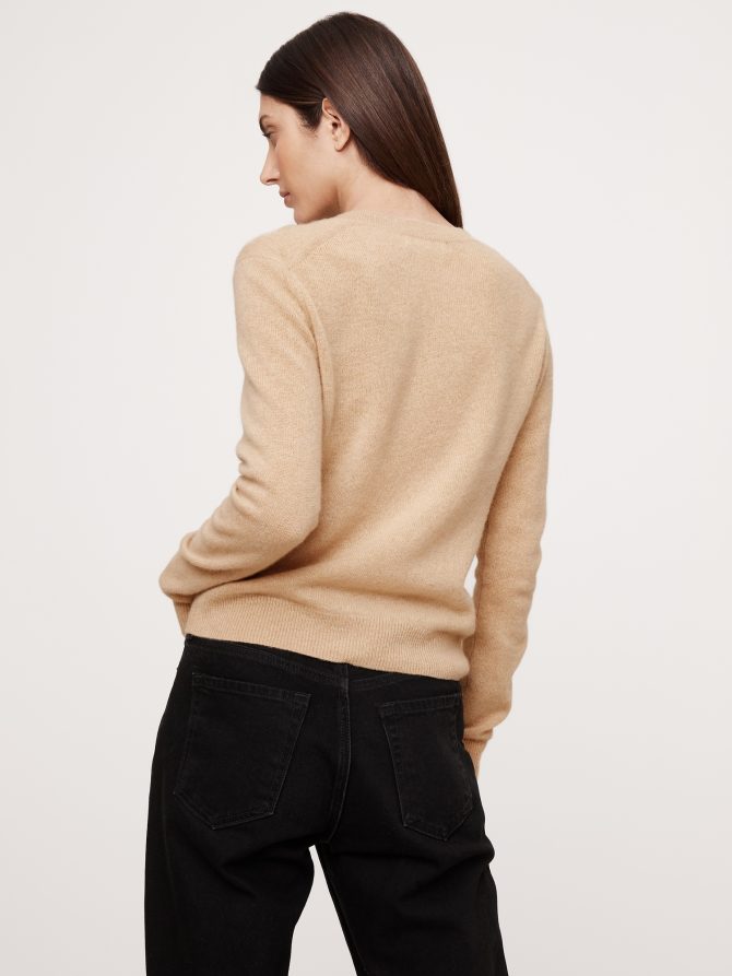 Lightweight Cashmere V-Neck Sweater - Image 5