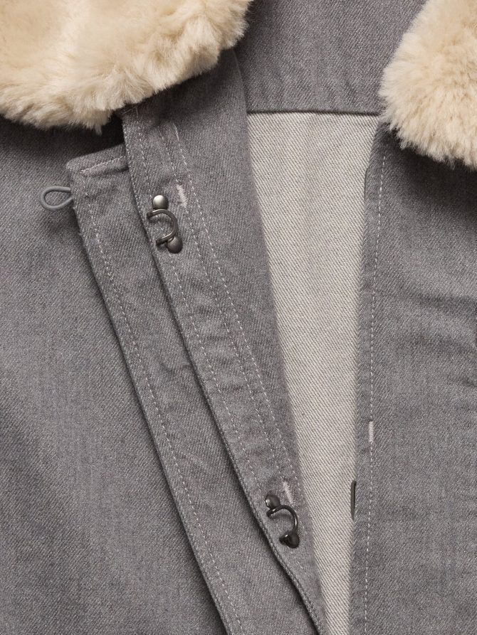 Relaxed Cropped Denim Jacket - Image 6