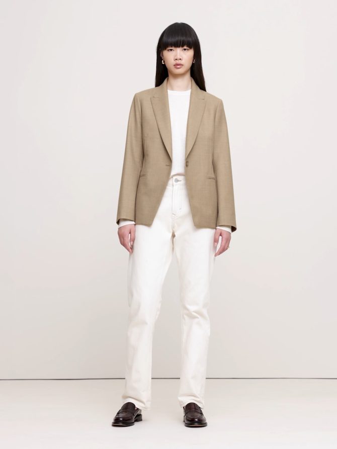 Relaxed-Slim Lightweight Wool Flannel Blazer - Image 2